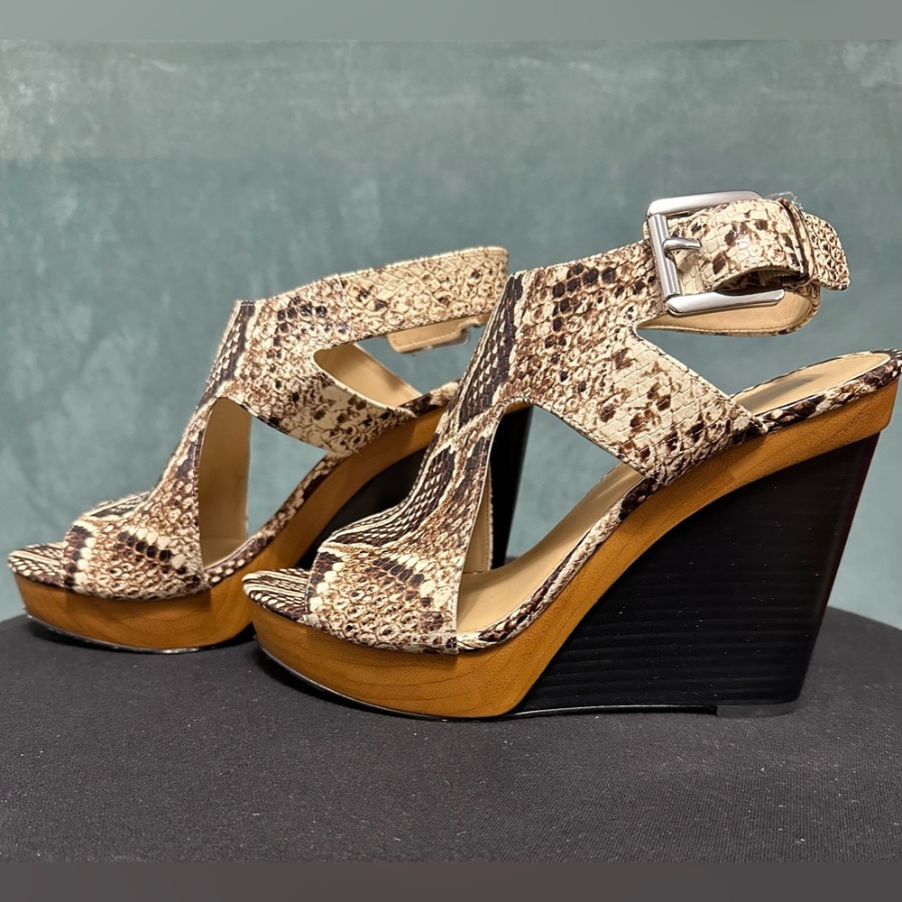Michael Kors Josephine Wedge Size 9 Women’s